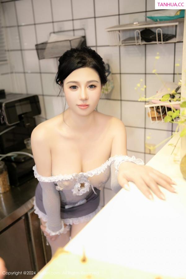   [XiuRen]高清写真图 2024.07.16 No.8867 金小依 美腿丝袜第23张图片
